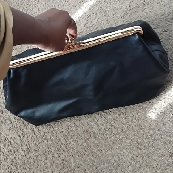 NEW Leather Black Kisslock "Sette" Clutch with Gold Accents By Jesalin - Picture 2 of 8